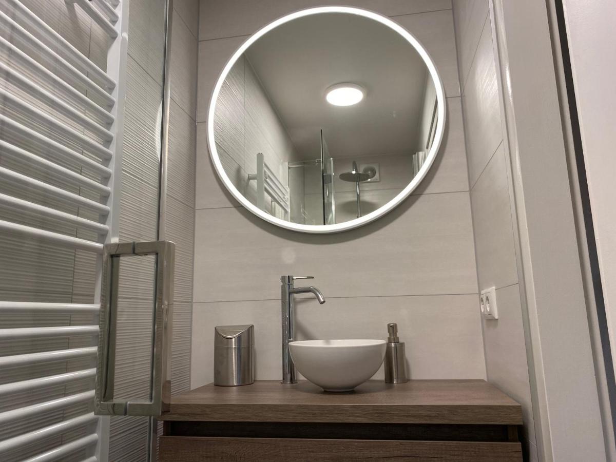 Bzb Jantina Apartment เฮเรนเวน ภายนอก รูปภาพ